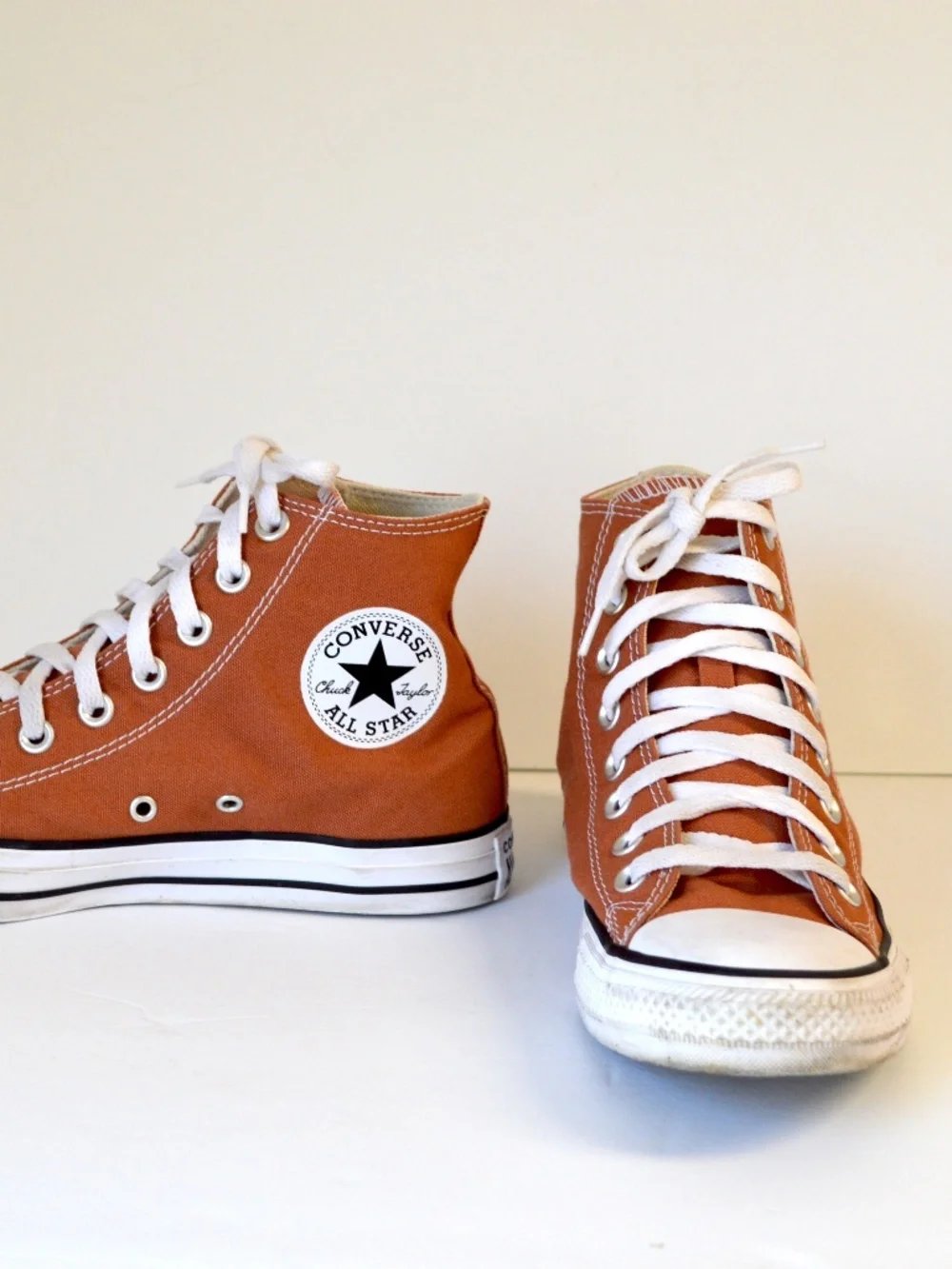 converse all Star brown sneaker shoes canvas chuck hi woman size 8.5